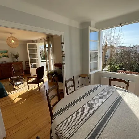 Superb Full Of Charm With Terrace 2ch 5min From The Lighthouse Apartment