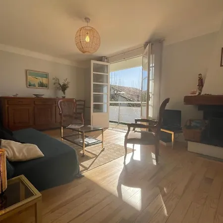 Superb Full Of Charm With Terrace 2ch 5min From The Lighthouse * ビアリッツ